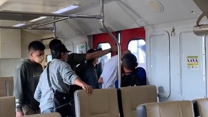 Viral Kepala Penumpang Terjepit Pintu Kereta Bandara Yogya, Begini Ceritanya 