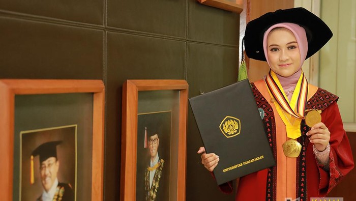 Sosok Viral Wisudawan Termuda Unpad, Lulus Fakultas Kedokteran Usia 19 Tahun