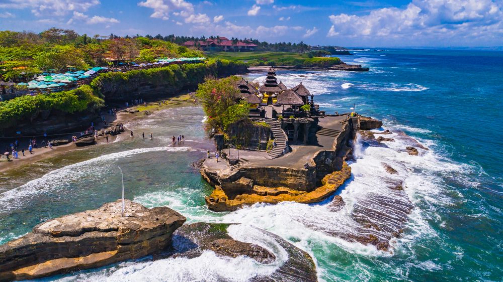 Menjelajahi Keindahan Alam Pulau Bali: Pantai, Budaya, dan Kuliner