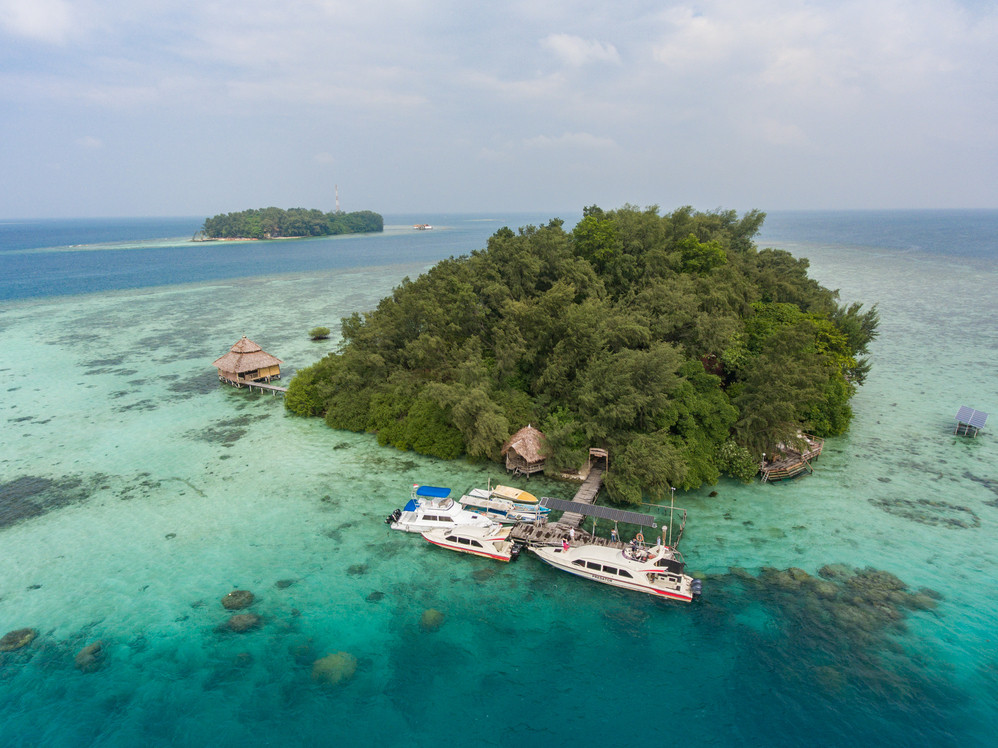 Eksplorasi Wisata Alam Kepulauan Seribu: Pantai, Pulau, dan Aktivitas Air