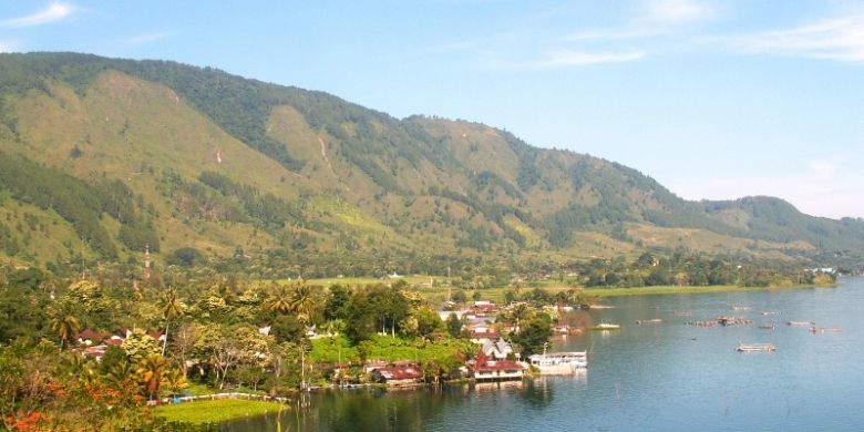 Immersive Experiences Await You in Lake Toba Parapat: Dive into Indonesian Beauty