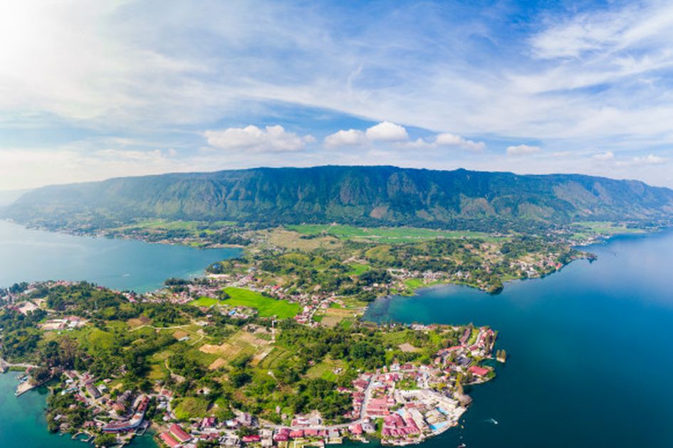 Liburan Impian: Lake Toba Parapat dan Pakej Medan yang Tak Terlupakan