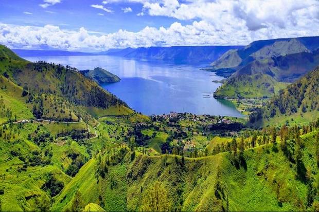 Panduan Belanja di Parapat: Membawa Pulang Kenangan Indah dari Danau Toba