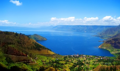 Freedom and Comfort: Private Transporter for Lake Toba and Medan Tour