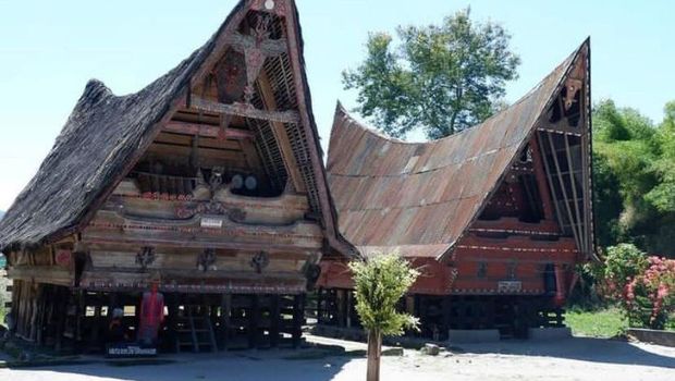 Wisata Sejarah di Sekitar Danau Toba: Mengunjungi Situs Bersejarah dan Museum yang Menarik