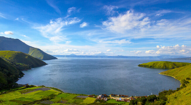 Indulge in Bliss: Lake Toba Parapat's Luxurious Retreats