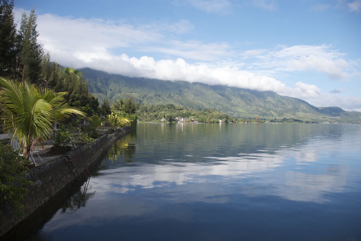 Tetap Terhubung dengan Alam: Wisata Ekologi dan Konservasi di Danau Toba, Parapat 