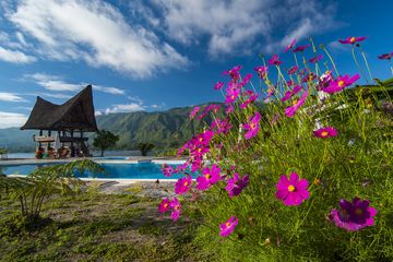 Wisata Alam Lake Toba Parapat: Tips Pilih Pakej Medan yang Menyesuaikan